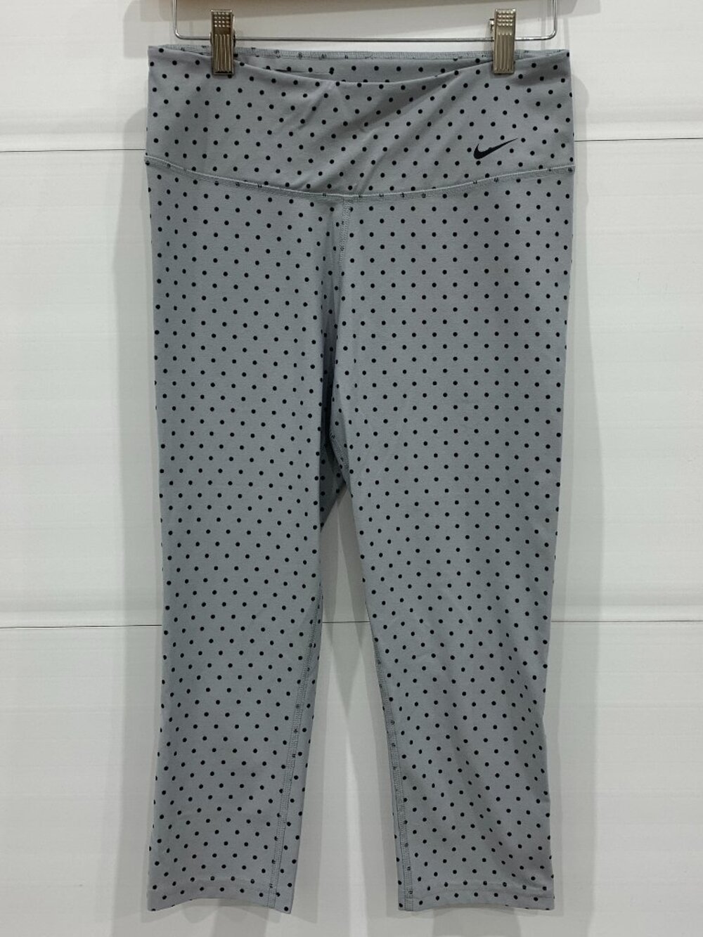 Nike Dri-Fit Gray and Black Polk-a-Dot 3/4 Pant Legging